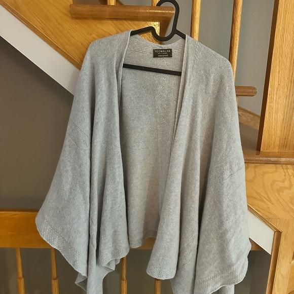 Knit wool cover shrug - Picture 2 of 6